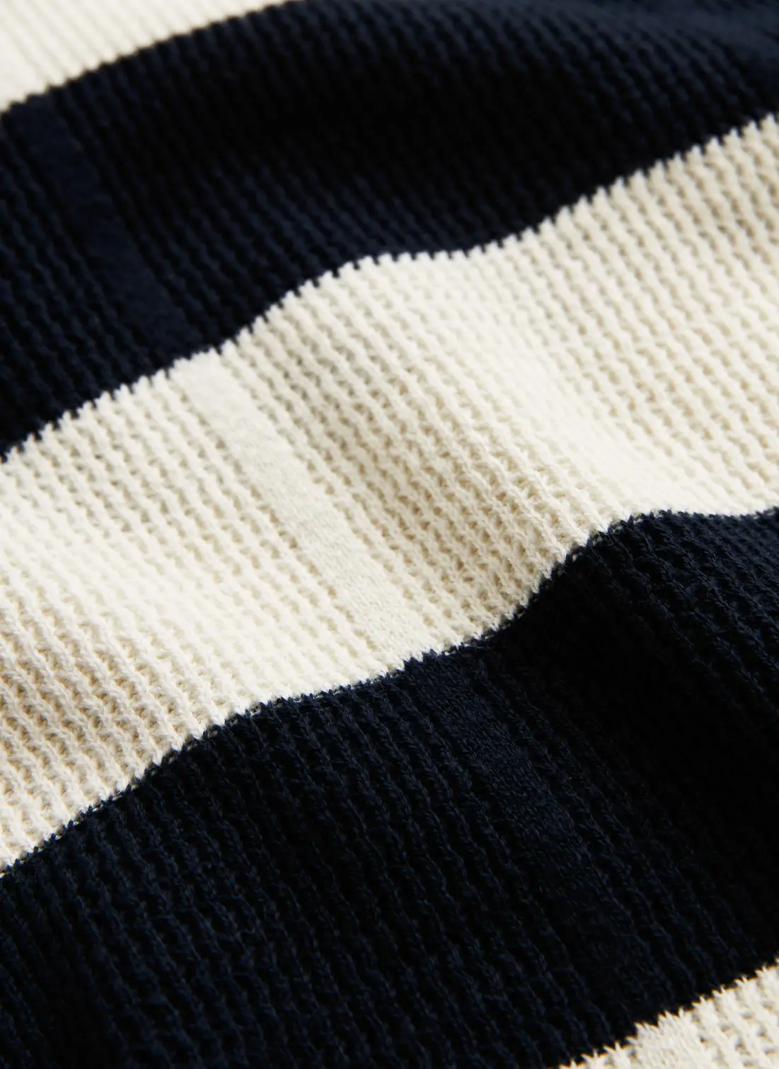 2749_6676eca43b-901443-benedict-striped-oneck-59-old-blue-6-medium 2749_6676eca43b-901443-benedict-striped-oneck-59-old-blue-6-medium