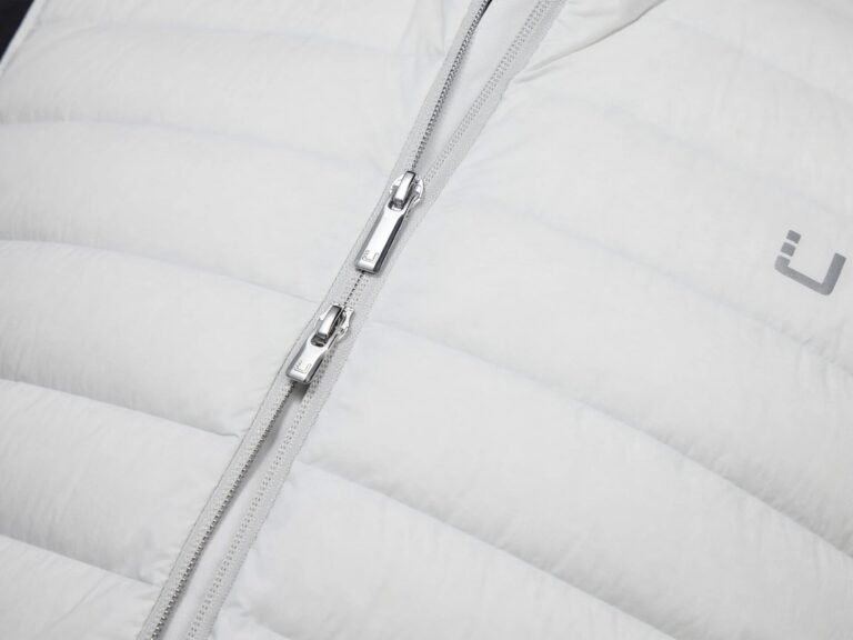 7090_205_supersonic_vest_chalk_detail_1