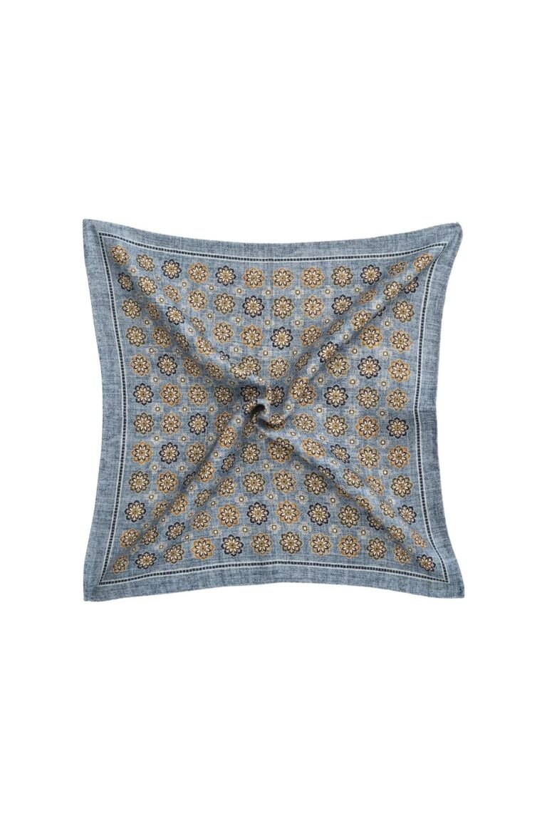8681_oscar-jacobson_handkerchief_summer-sky-blue_66501767_277_extra2-custom