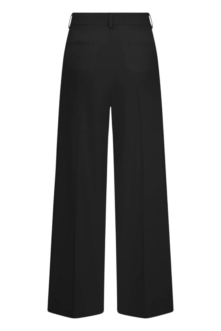 sed_chrissy_950681_6915_990_b_1920x1920