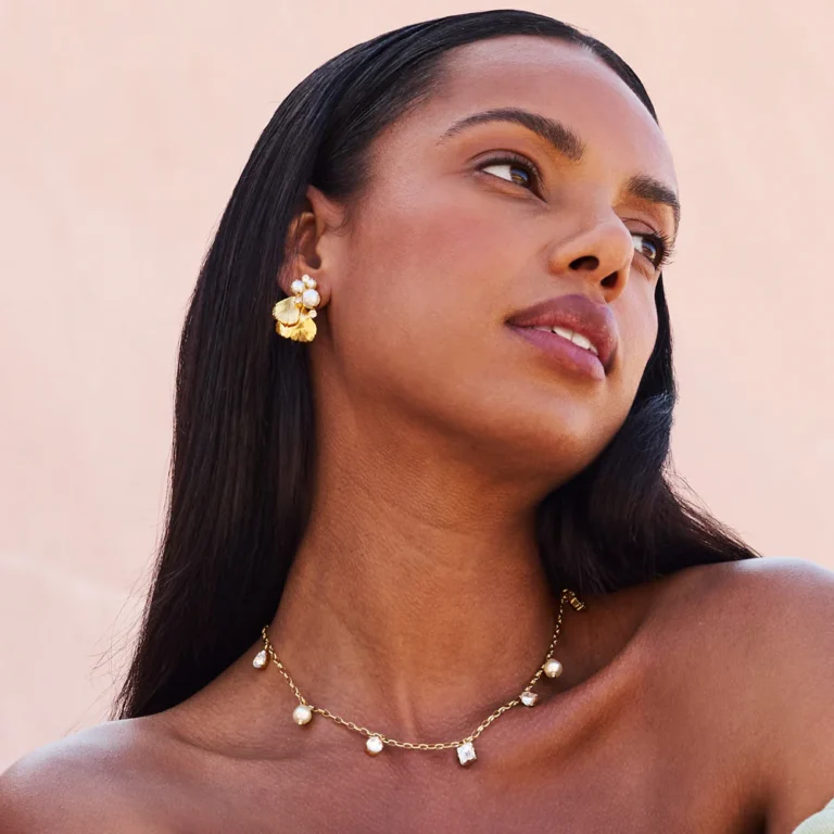 errings-_-necklace_55761f04-c58b-4c19-aedb-6e2aab435e62