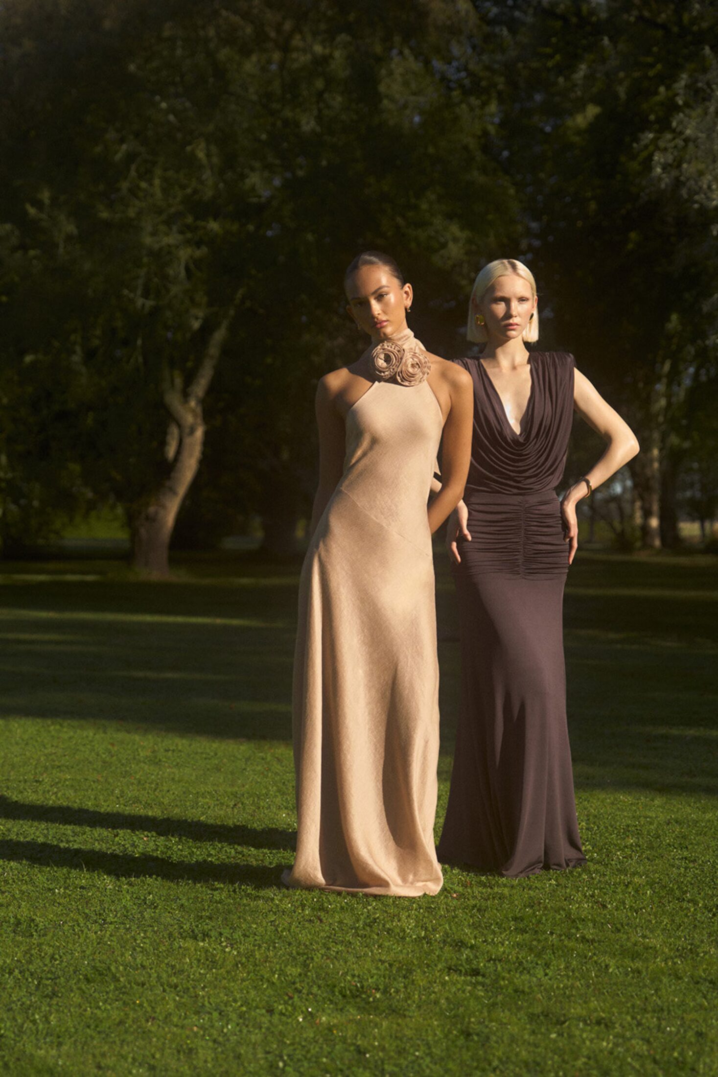 9255_acacia_dress_golden_beige_-_9257_janquil_dress_coffee_3_1