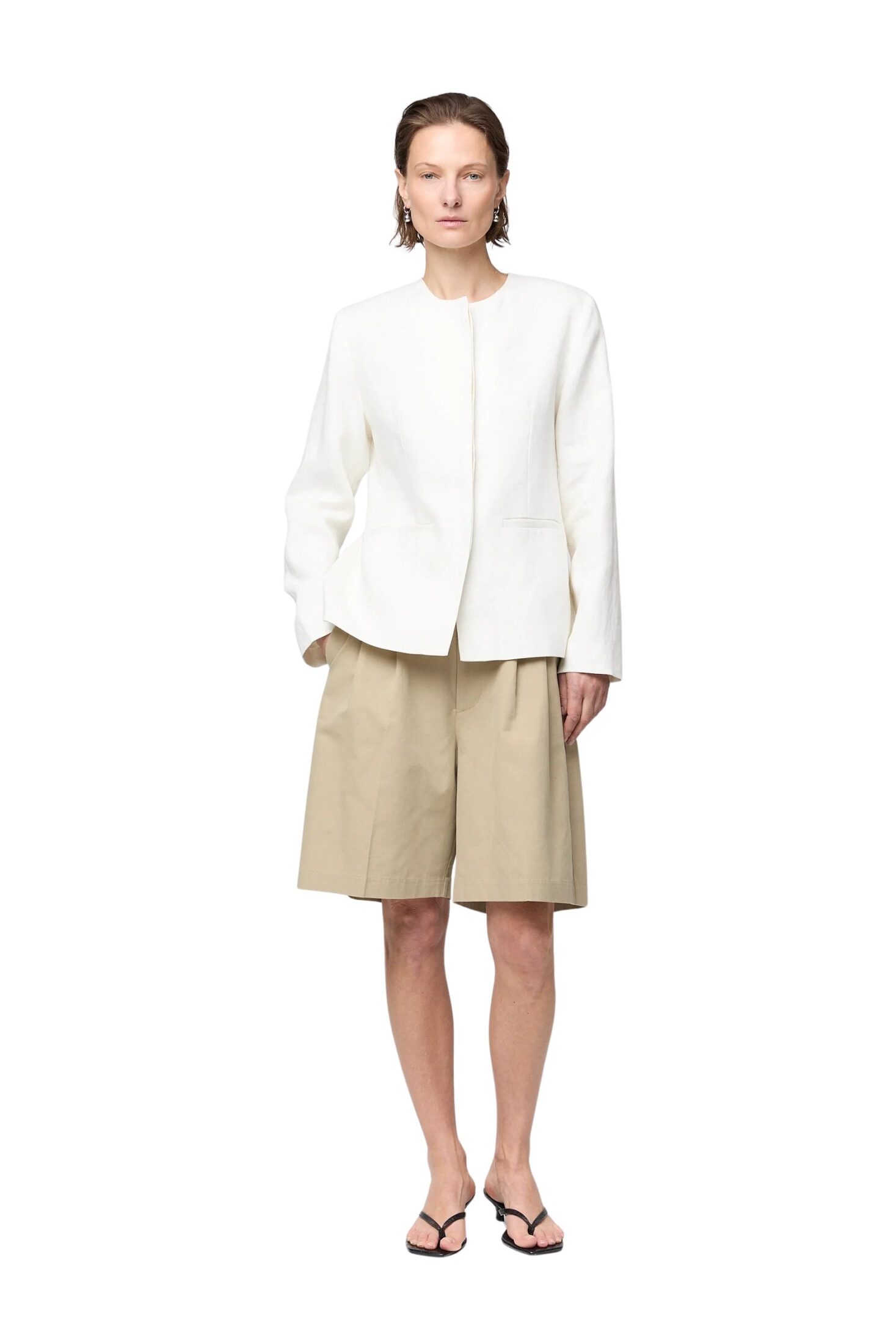 fwss_summer_26_linen_noir_blazer_off_white_poet_pleat_shorts_khaki_1-1