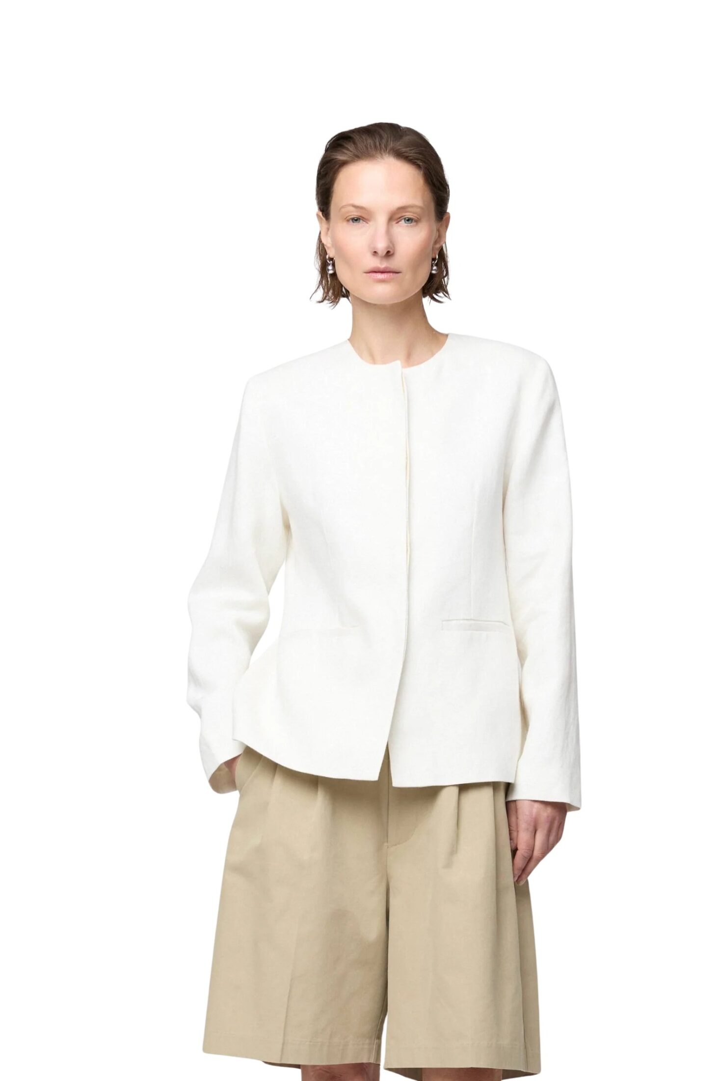 fwss_summer_26_linen_noir_blazer_off_white_poet_pleat_shorts_khaki_1