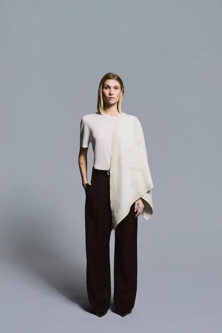 Triangle_scarf_Cream_Light_beige-Scarf-E2466-Cream_light_beige-2