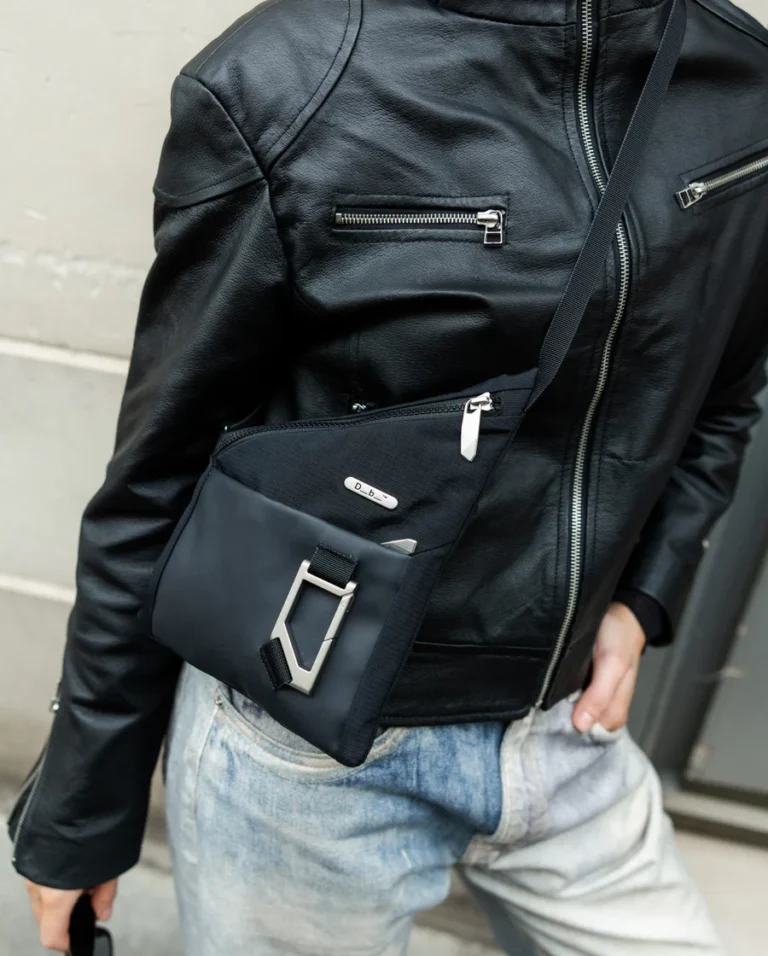 Lifestyle_Entour_Sacoche_M_Black_Out-1