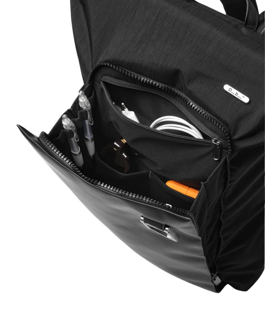 entour_daypack_18l_black_out_1000539004901_4 entour_daypack_18l_black_out_1000539004901_4