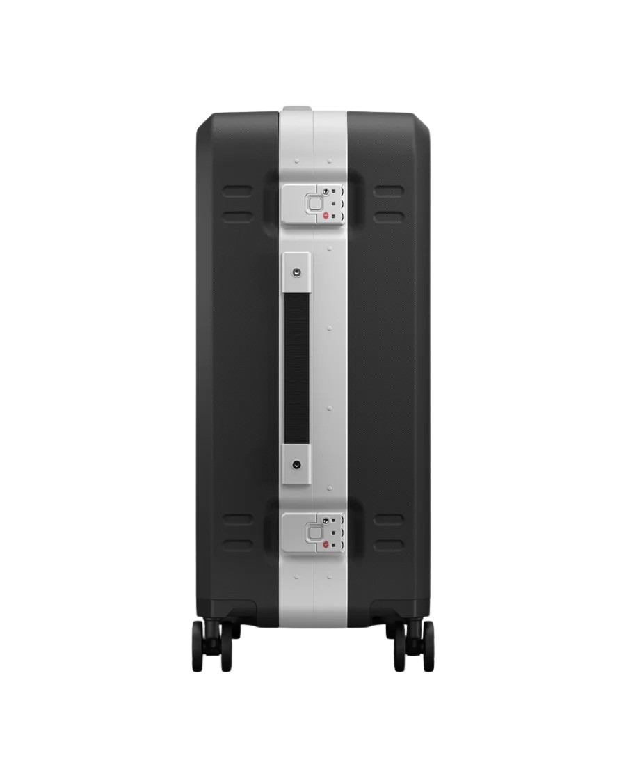 ramverk_pro_check_in_luggage_medium_silver-1 ramverk_pro_check_in_luggage_medium_silver-1