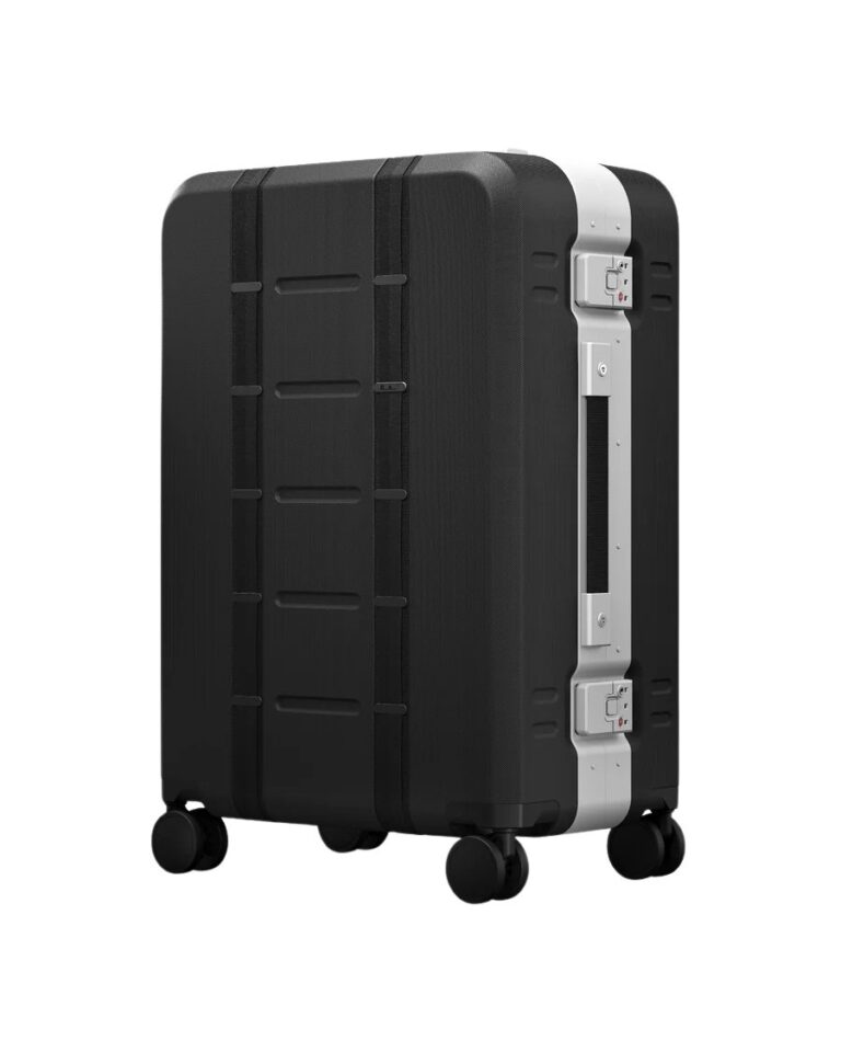 ramverk_pro_check_in_luggage_medium_silver-5_8a6cd963-6a85-435a-a8ff-762f73b99f29