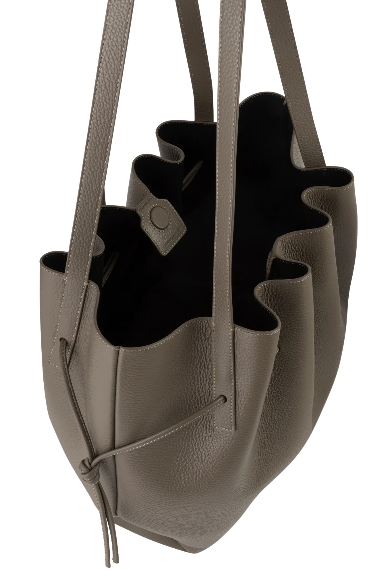 yuzefi_scallop_tote_pebble_grain_leather_taupe_4_2048x2048 yuzefi_scallop_tote_pebble_grain_leather_taupe_4_2048x2048