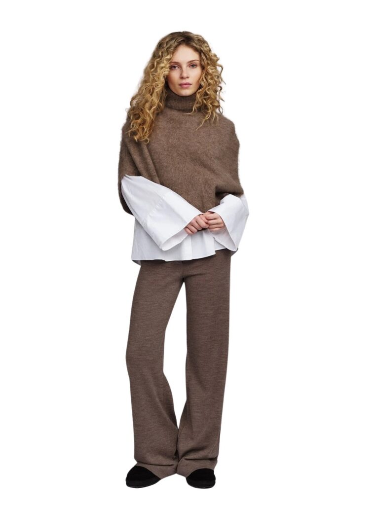 2661_d0b4a84c70-nina-merino-pants_light-brown-maiken-brushed-poncho_light-brown-zoom