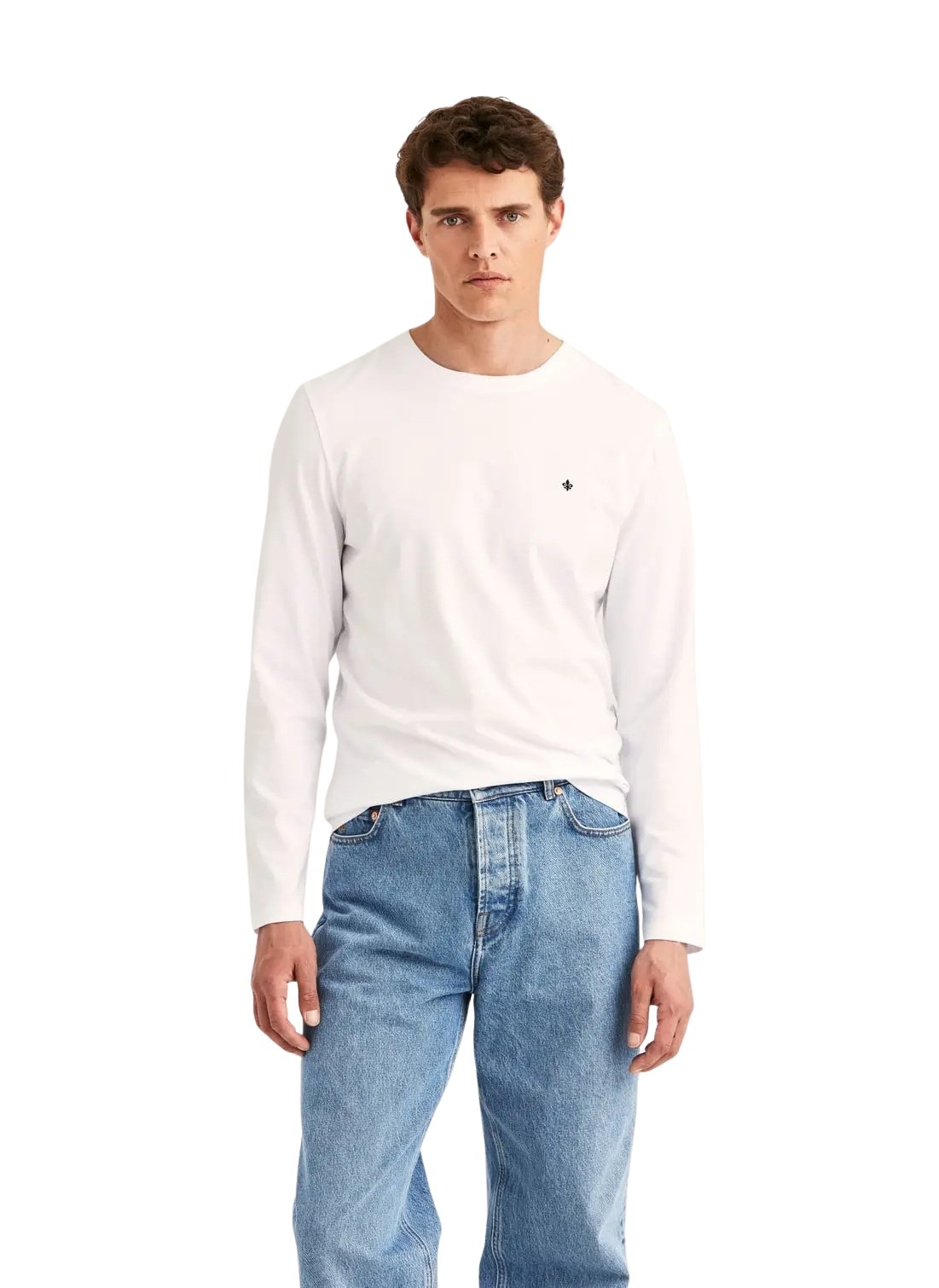 2832_63f0b7cece-350355-james-ls-tee-01-white-1-medium 2832_63f0b7cece-350355-james-ls-tee-01-white-1-medium