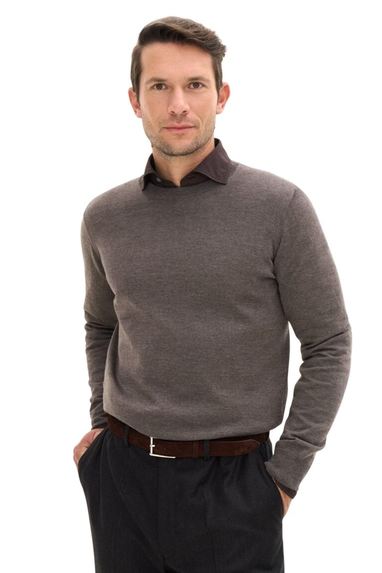 3155_oscar-jacobson_miguel-roundneck_taupe-brown_60718023_527_list1-custom