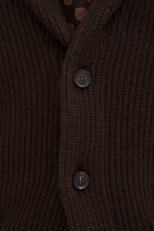6137_oscar-jacobson_roland-cardigan_dusk-brown_67221560_546_extra2-custom