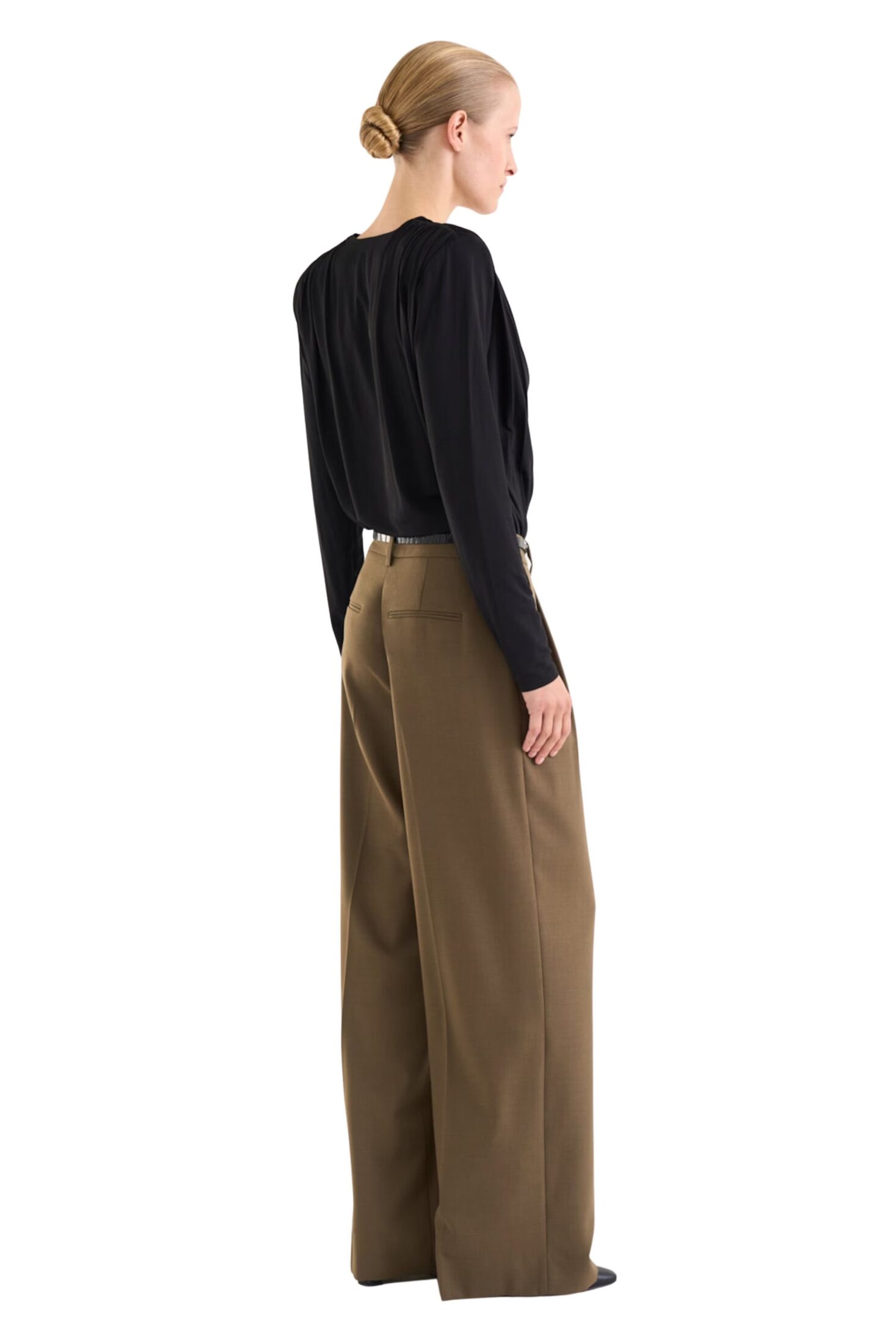 9362_lume_top_black_9411_wynne_trousers_warm_taupe_4331 9362_lume_top_black_9411_wynne_trousers_warm_taupe_4331