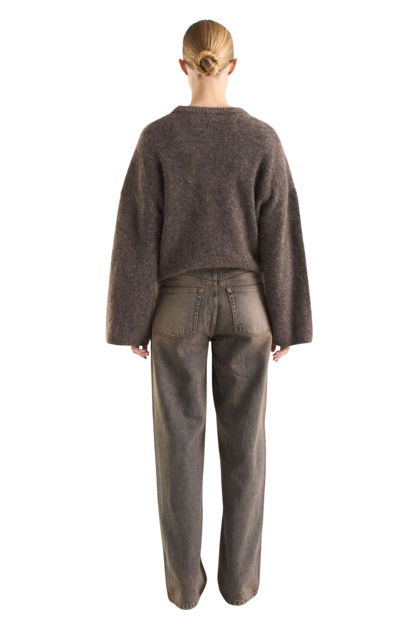 9384_mireya_knitted_sweater_dk_taupe_9367_elia_rigid_jeans_tinted_washed_grey_4554 9384_mireya_knitted_sweater_dk_taupe_9367_elia_rigid_jeans_tinted_washed_grey_4554