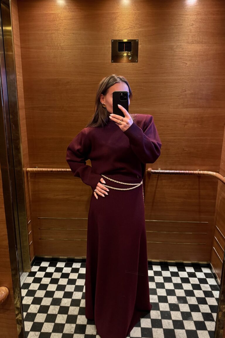 9495_kelly_knitted_sweater_burgundy_9394_felina_knitted_skirt_burgund6