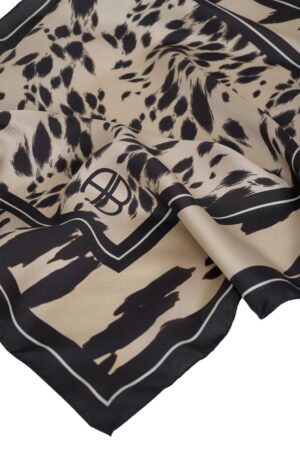 york_scarf_leopard-pearl_white_a-12-12732-ecr01_packshot_02_1700x