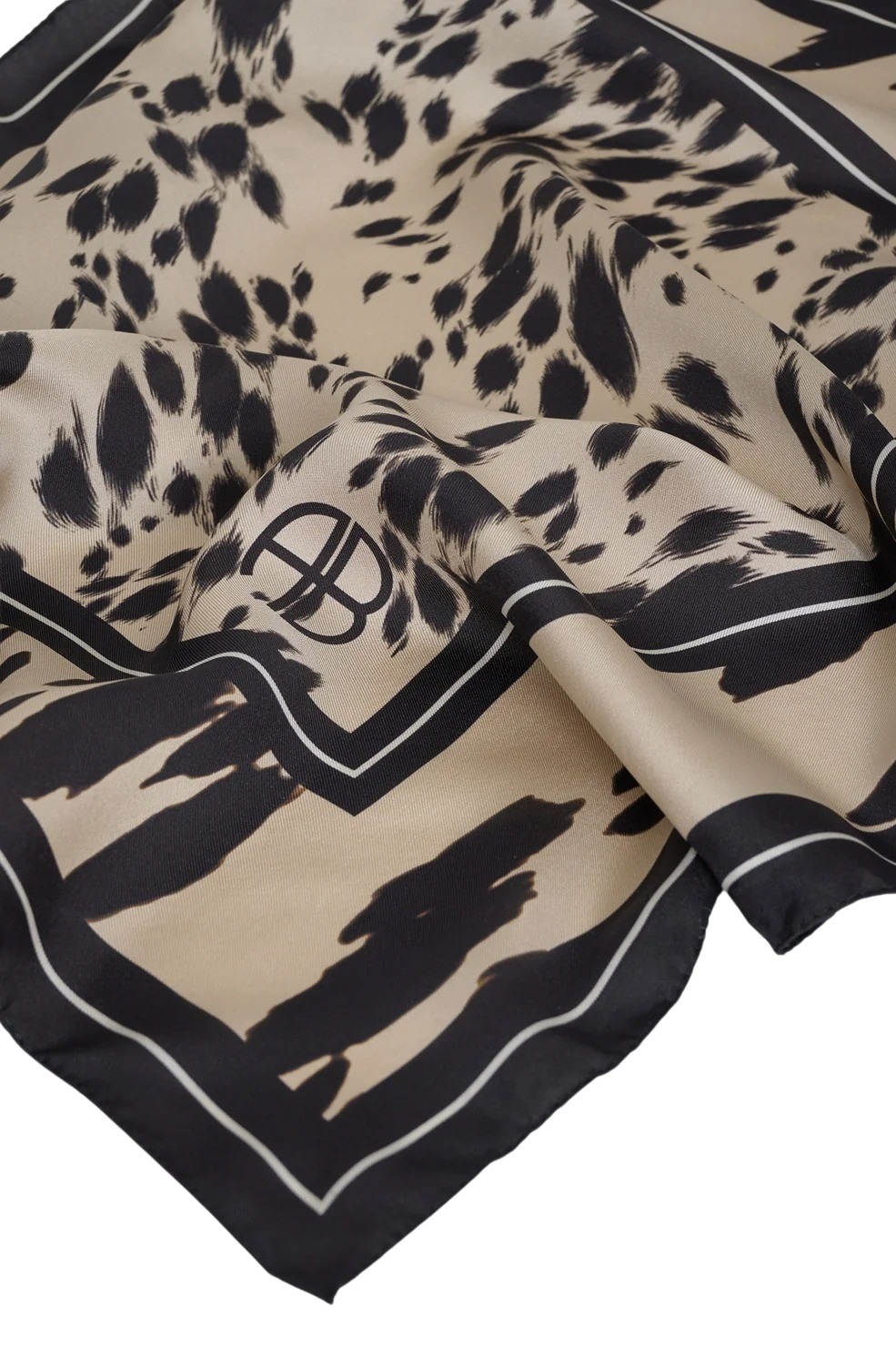 york_scarf_leopard-pearl_white_a-12-12732-ecr01_packshot_02_1700x york_scarf_leopard-pearl_white_a-12-12732-ecr01_packshot_02_1700x